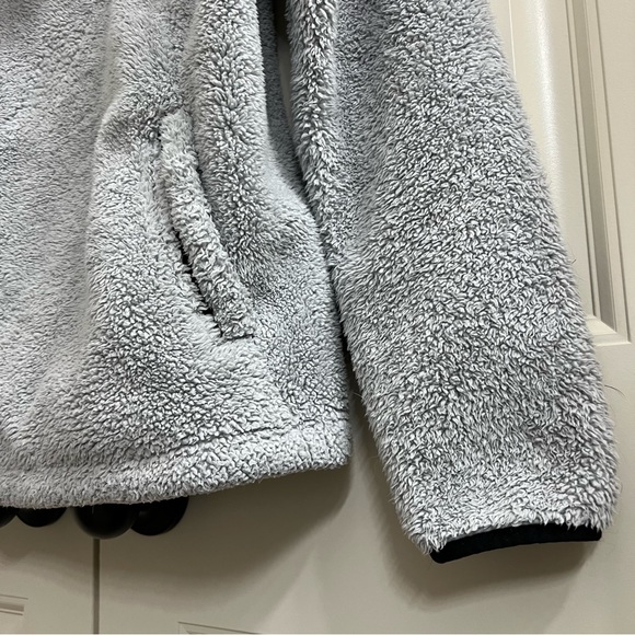 The North Face Womens Campshire Sherpa Pullover in Gray, Size S - Picture 6 of 7